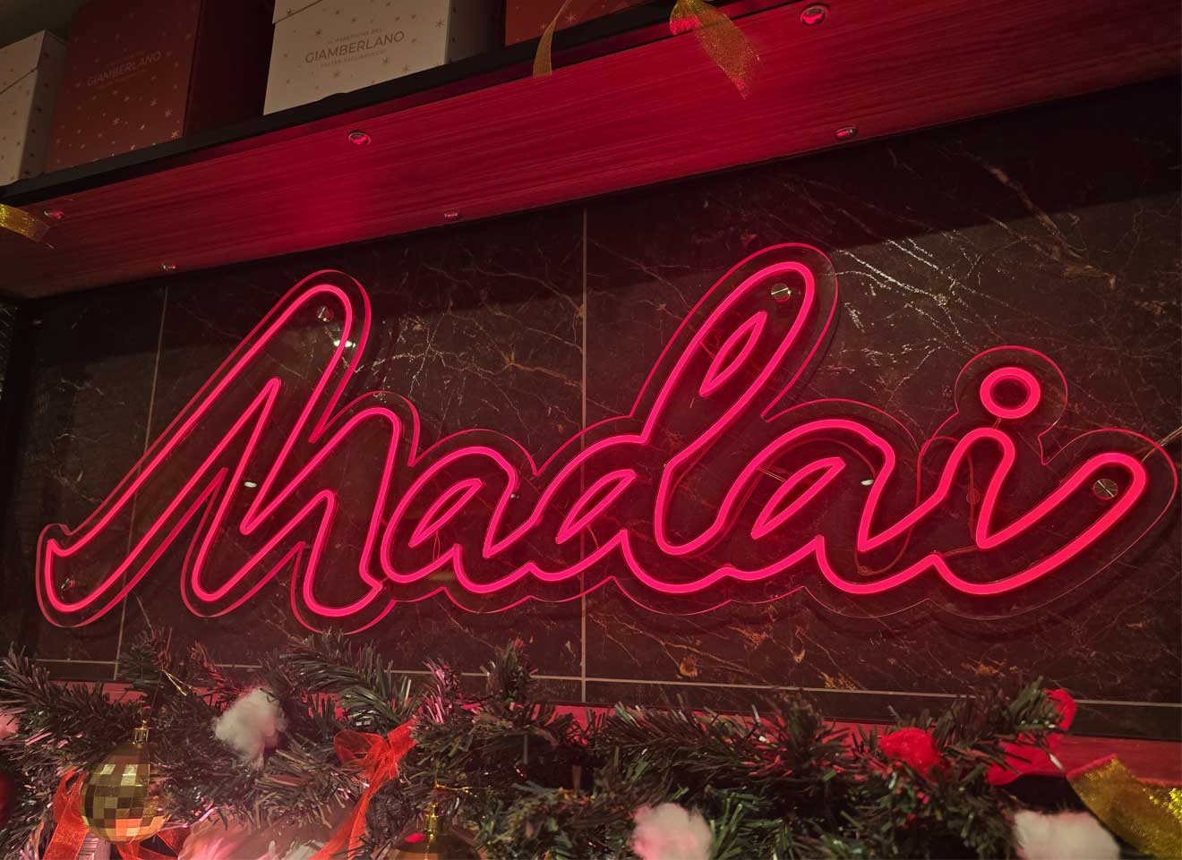 insegna-luminosa-a-led-per-interno