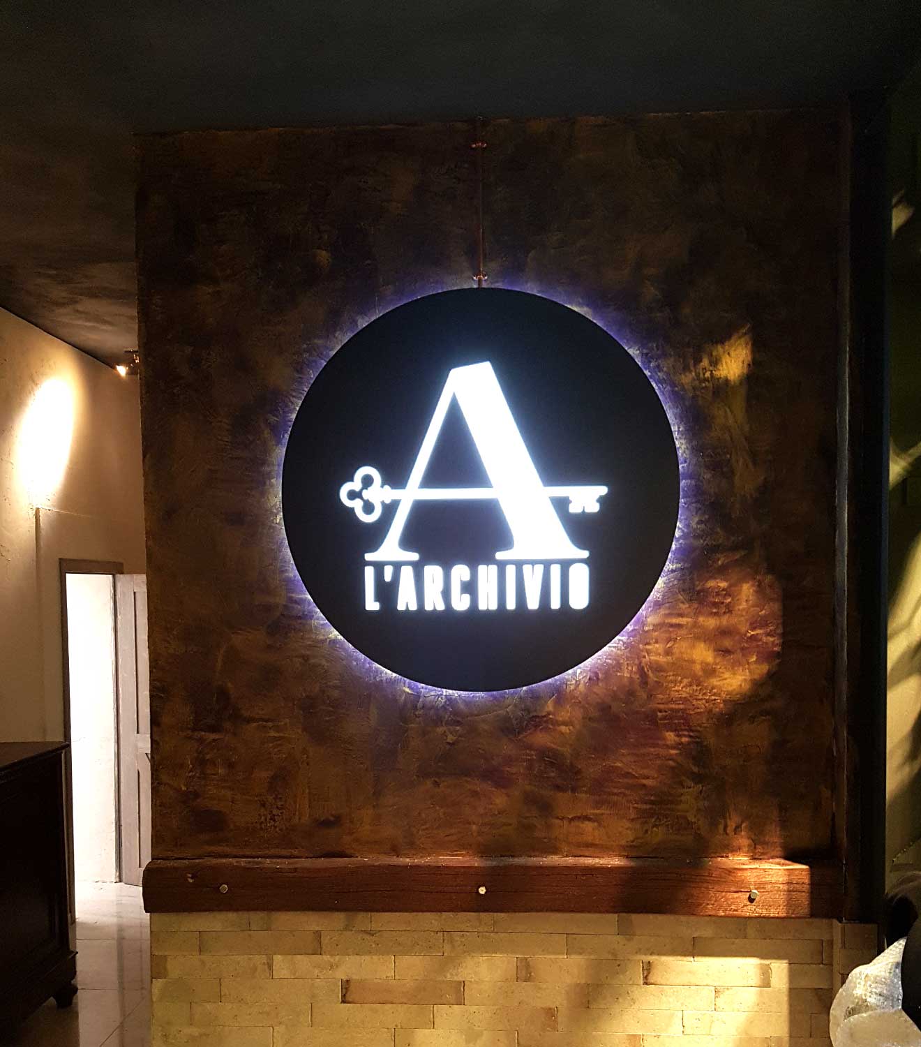 insegna-retroilluminata-per-interno