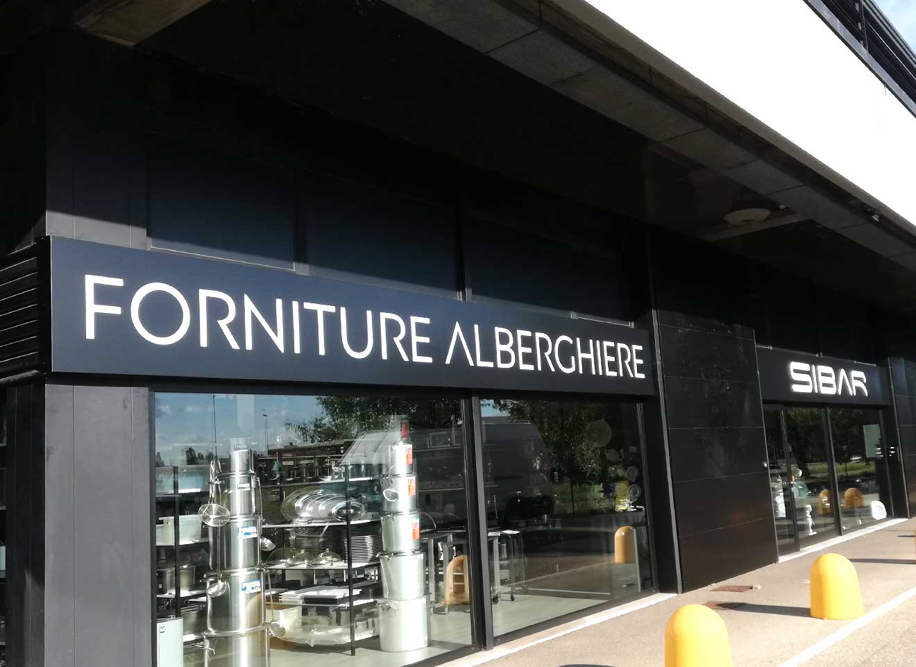 insegne-cassonetto-luminoso-grandi-dimensioni-modena